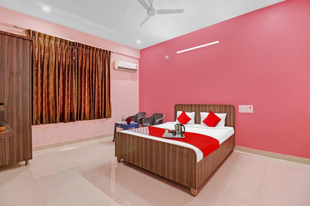 Oyo Flagship Hotel Golden Suites Bangalore Exterior foto