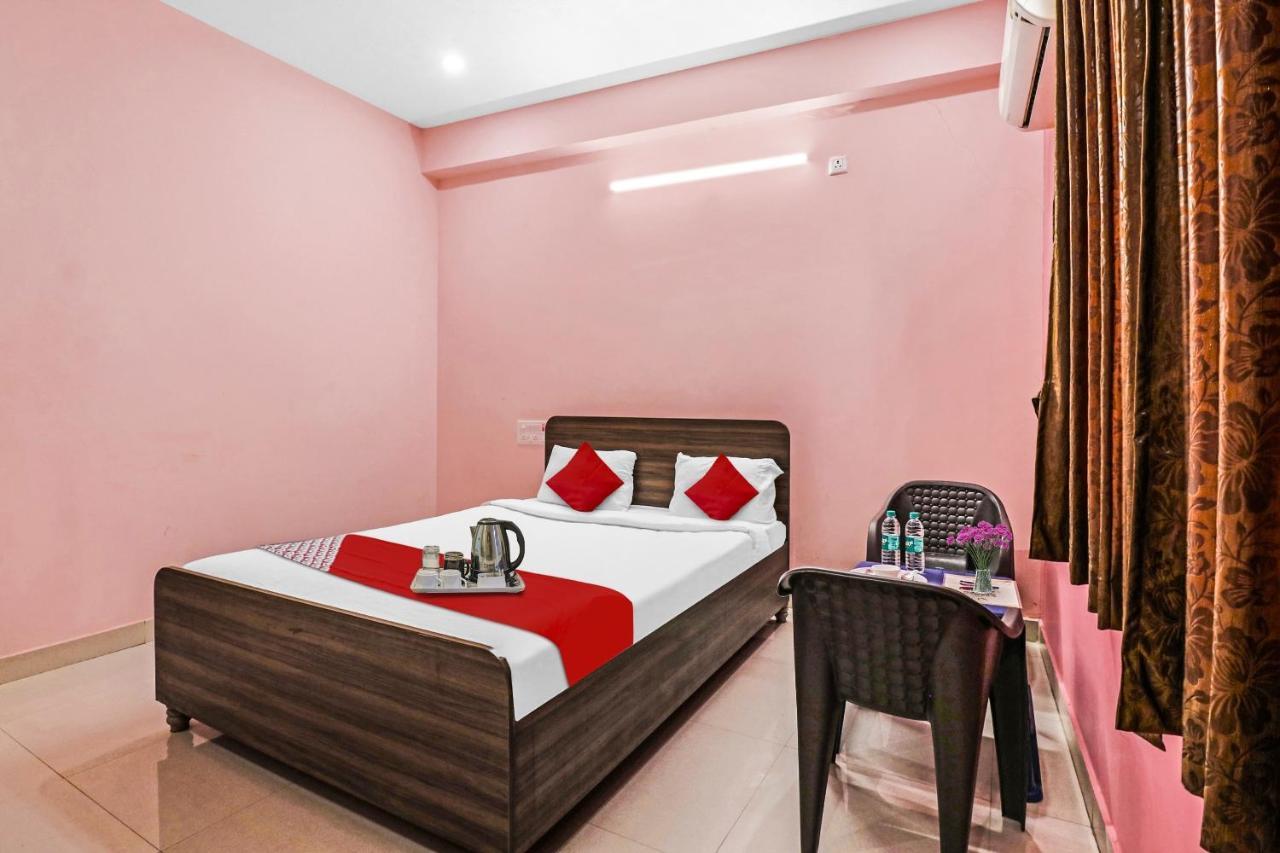 Oyo Flagship Hotel Golden Suites Bangalore Exterior foto